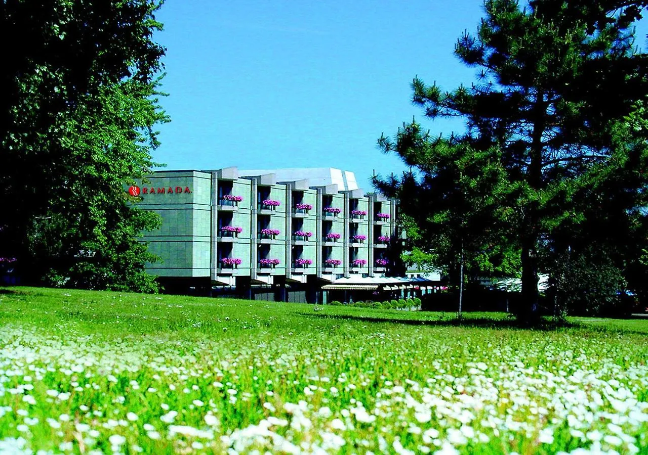 Ramada Nuernberg Parkhotel Hotel