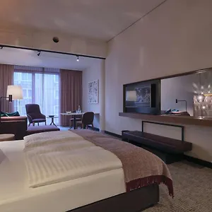 4* Ξενοδοχείο με διαμερίσματα Adina